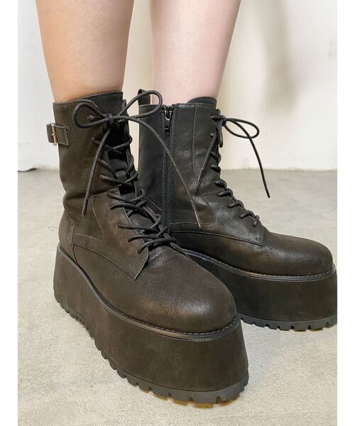 MURUA（ムルーア）の「プラットフォームレースアップブーツ（ブーツ・レディース・ブラウン/ブラック・24.5/23.5/22.5）」の3枚目の写真