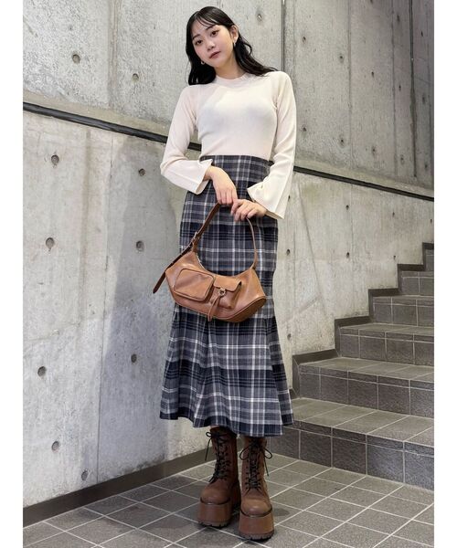 MURUA（ムルーア）の「プラットフォームレースアップブーツ（ブーツ・レディース・ブラウン/ブラック・24.5/23.5/22.5）」の13枚目の写真