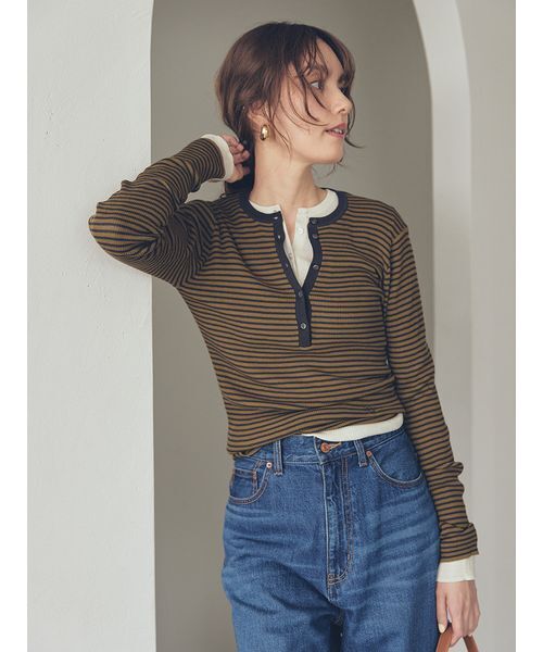 Mila Owen（ミラオーウェン）の「ヘンリーネックシアーリブニットプル