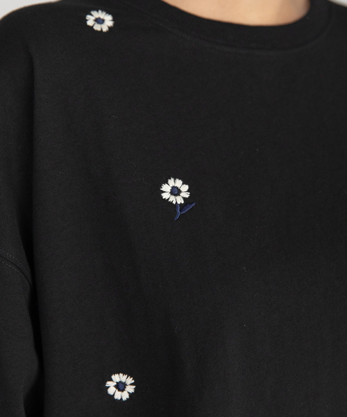 POU DOU DOU（プードゥドゥ）の「フラワー刺繍bigTシャツ（Tシャツ/カットソー・レディース・オフホワイト/ブラック/グリーン・M）」の19枚目の写真