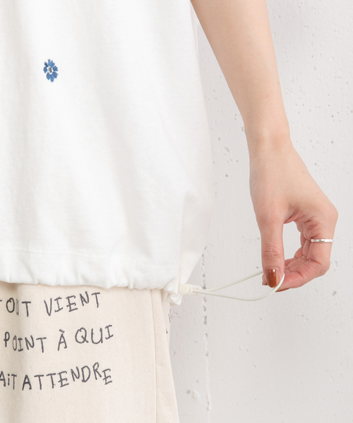 POU DOU DOU（プードゥドゥ）の「フラワー刺繍bigTシャツ（Tシャツ/カットソー・レディース・オフホワイト/ブラック/グリーン・M）」の7枚目の写真