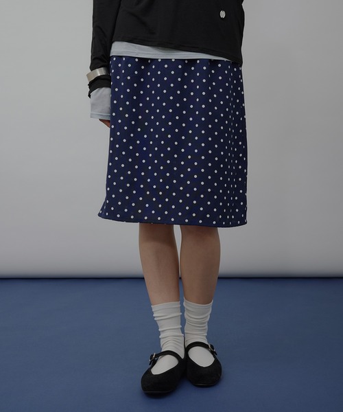 MUHET(ミュエータ)の「【SET ITEM】assorted midi skirt with scrunchie / シュシュ付きアソートミディスカート(スカート・レディース・ネイビー/ブラウン/ブラック・MEDIUM/LARGE)」の1枚目の写真
