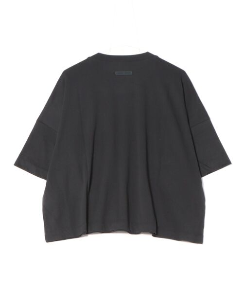 FOG ESSENTIALS(エフオージーエッセンシャルズ)の「Fear of God ESSENTIALS/FOG エッセンシャルズ/Boxy Tee(Tシャツ/カットソー・レディース・ブラック/ホワイト・M/L/S)」の11枚目の写真