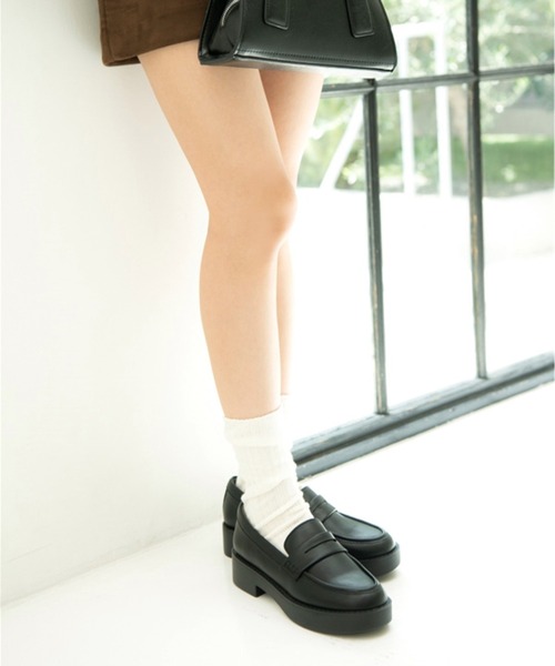 REZOY(リゾイ)の「【REZOY】ベーシックコインローファー(ローファー・レディース・ブラウン/グレイッシュベージュ/ブラック・S/M/LL/L)」の2枚目の写真