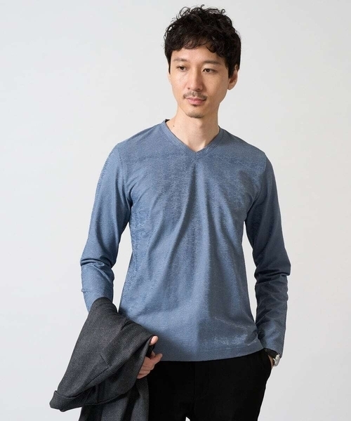 a.v.v（アーヴェヴェ）の「針抜きジャカードＶネックＴシャツ【洗濯機で洗える/毛玉になりにくい】通勤/ビジネス/ジャケット〈ON/OFF SERIES〉（Tシャツ/カットソー・メンズ・ホワイト/ブラック/ブルー・50/46/48）」の3枚目の写真