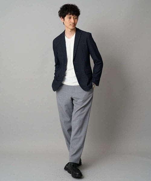 a.v.v（アーヴェヴェ）の「針抜きジャカードＶネックＴシャツ【洗濯機で洗える/毛玉になりにくい】通勤/ビジネス/ジャケット〈ON/OFF SERIES〉（Tシャツ/カットソー・メンズ・ホワイト/ブラック/ブルー・50/46/48）」の4枚目の写真