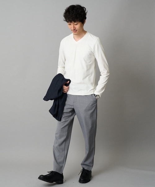 a.v.v（アーヴェヴェ）の「針抜きジャカードＶネックＴシャツ【洗濯機で洗える/毛玉になりにくい】通勤/ビジネス/ジャケット〈ON/OFF SERIES〉（Tシャツ/カットソー・メンズ・ホワイト/ブラック/ブルー・50/46/48）」の6枚目の写真