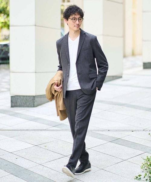 a.v.v（アーヴェヴェ）の「針抜きジャカードＶネックＴシャツ【洗濯機で洗える/毛玉になりにくい】通勤/ビジネス/ジャケット〈ON/OFF SERIES〉（Tシャツ/カットソー・メンズ・ホワイト/ブラック/ブルー・50/46/48）」の8枚目の写真