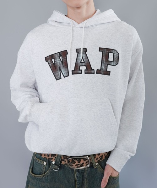 SPINNS(スピンズ)の「短丈スウェットパーカー/チェック/パッチワークロゴ/ショート丈(パーカー・メンズ・ブラック/ネイビー/杢グレー/アッシュグレー・ONESIZE)」の3枚目の写真