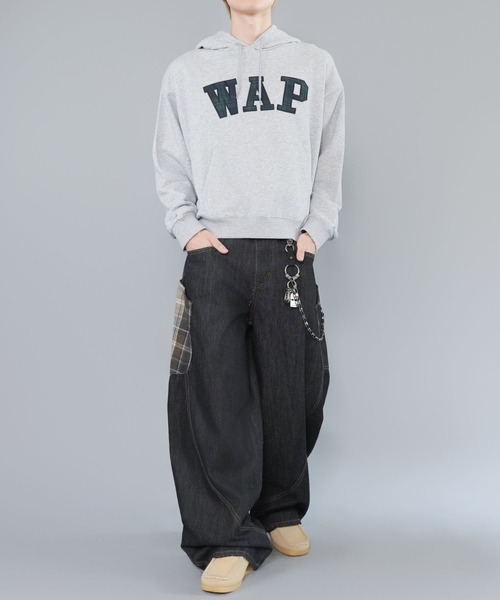 SPINNS(スピンズ)の「短丈スウェットパーカー/チェック/パッチワークロゴ/ショート丈(パーカー・メンズ・ブラック/ネイビー/杢グレー/アッシュグレー・ONESIZE)」の12枚目の写真