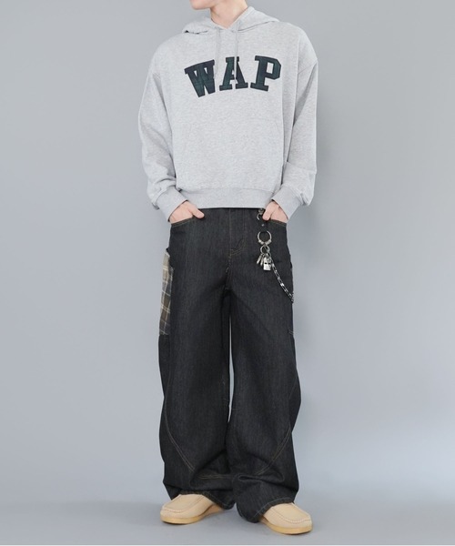 SPINNS(スピンズ)の「短丈スウェットパーカー/チェック/パッチワークロゴ/ショート丈(パーカー・メンズ・ブラック/ネイビー/杢グレー/アッシュグレー・ONESIZE)」の13枚目の写真