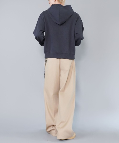 SPINNS(スピンズ)の「短丈スウェットパーカー/チェック/パッチワークロゴ/ショート丈(パーカー・メンズ・ブラック/ネイビー/杢グレー/アッシュグレー・ONESIZE)」の16枚目の写真