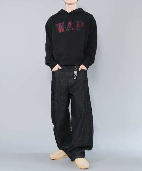 SPINNS(スピンズ)の「短丈スウェットパーカー/チェック/パッチワークロゴ/ショート丈(パーカー・メンズ・ブラック/ネイビー/杢グレー/アッシュグレー・ONESIZE)」の22枚目の写真