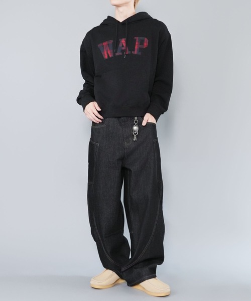 SPINNS(スピンズ)の「短丈スウェットパーカー/チェック/パッチワークロゴ/ショート丈(パーカー・メンズ・ブラック/ネイビー/杢グレー/アッシュグレー・ONESIZE)」の21枚目の写真