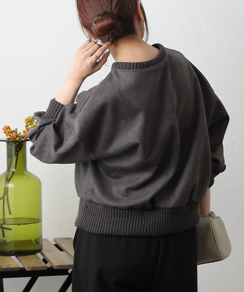 COLONY 2139（コロニートゥーワンスリーナイン）の「スエードポンチ袖ボリュームプルオーバー（Tシャツ/カットソー・レディース・ブラウン/アイボリー/ブラック・FREE）」の4枚目の写真