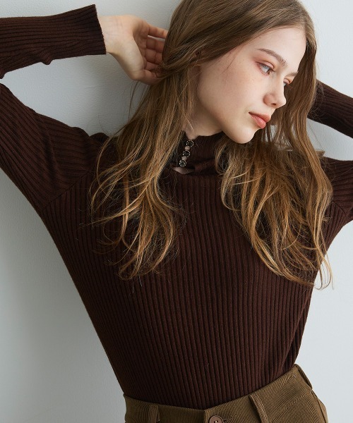 Mirette(ミレット)の「キーネックボタンリブニット / Keyneck Button Rib Knit(ニット/セーター・レディース・ブラック/ベージュ/ブラウン/ホワイト/グレー・FREE)」の4枚目の写真