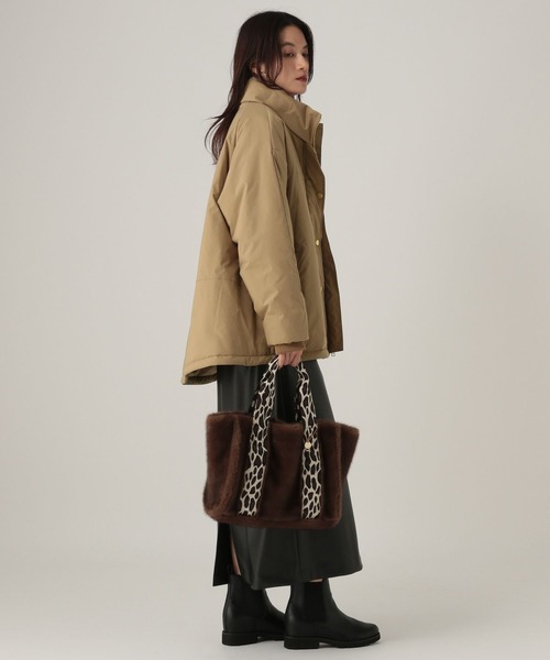 Elura（エルーラ）の「蓄熱中綿コート/596031（ダウンジャケット/コート・レディース・キャメル/ブラック/カーキ・MEDIUM/LARGE）」の15枚目の写真