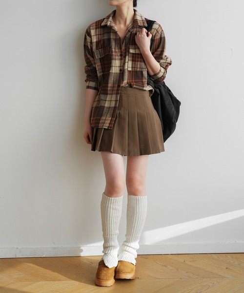 maison de LATIR(メゾンドラティール)の「トレンドチェック柄が可愛い。長袖ビッグシャツジャケット春のジャケット代わりにも。(ブルゾン・レディース・ホワイト/ベージュ・FREE)」の10枚目の写真