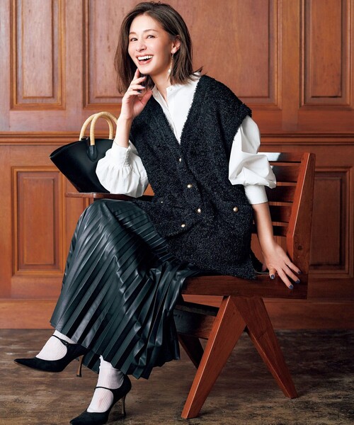 UNFILO(アンフィーロ)の「【STORY×UNFILO】シャギーニット ベスト(ニット/セーター・レディース・グレー系/ブラック系・SMALL/MEDIUM)」の5枚目の写真