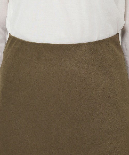 BABYLONE（バビロン）の「フェイクスエードバイヤススカート（スカート・レディース・チャコール/オフホワイト・38inch/36inch）」の16枚目の写真