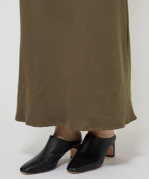 BABYLONE（バビロン）の「フェイクスエードバイヤススカート（スカート・レディース・チャコール/オフホワイト・38inch/36inch）」の18枚目の写真