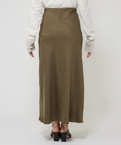 BABYLONE（バビロン）の「フェイクスエードバイヤススカート（スカート・レディース・チャコール/オフホワイト・38inch/36inch）」の14枚目の写真