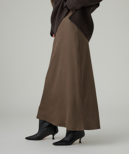 BABYLONE（バビロン）の「フェイクスエードバイヤススカート（スカート・レディース・チャコール/オフホワイト・38inch/36inch）」の5枚目の写真