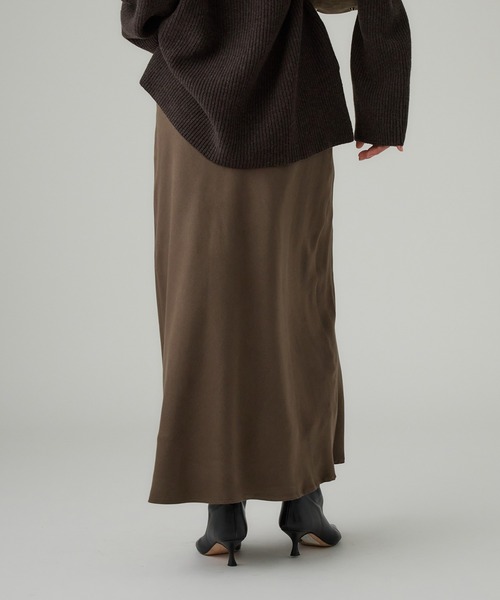 BABYLONE（バビロン）の「フェイクスエードバイヤススカート（スカート・レディース・チャコール/オフホワイト・38inch/36inch）」の6枚目の写真