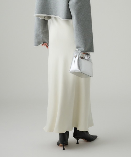 BABYLONE（バビロン）の「フェイクスエードバイヤススカート（スカート・レディース・チャコール/オフホワイト・38inch/36inch）」の11枚目の写真