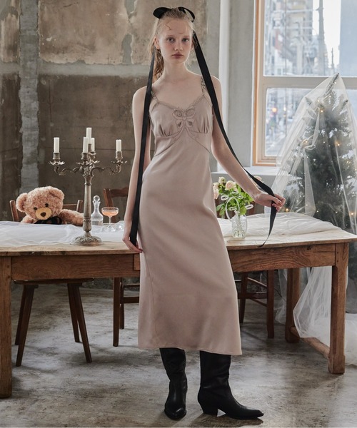 Ribbon embroidered satin cami dress（ドレス）｜etre loin