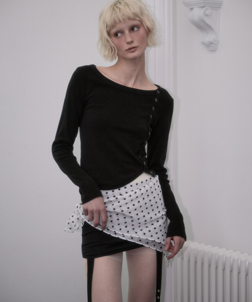 ROSEFRANTZ（ロゼフランツ）の「Side Eyelet Long Sleeve [Black]（Tシャツ/カットソー・レディース・ブラック・OS）」の5枚目の写真