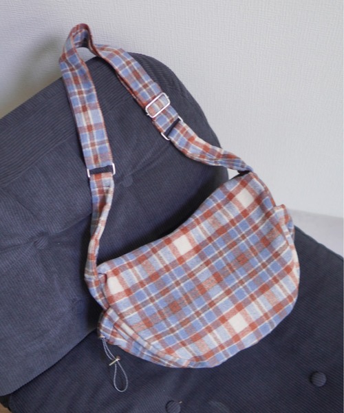 Port（ポート）の「【 Port / ポート 】 レトロ チェック ショルダーバッグ #（ショルダーバッグ・レディース・ブラック/ブルー/イエロー/レッド・FREE）」の3枚目の写真