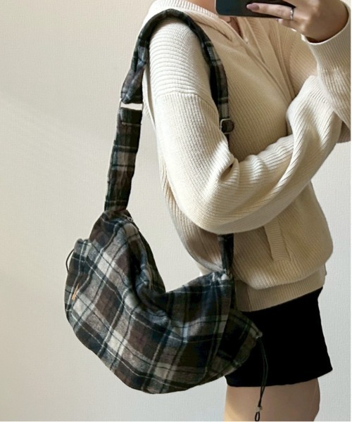 Port（ポート）の「【 Port / ポート 】 レトロ チェック ショルダーバッグ #（ショルダーバッグ・レディース・ブラック/ブルー/イエロー/レッド・FREE）」の2枚目の写真