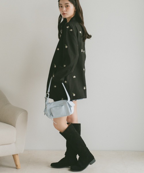 VANNIE U（ヴァニーユー）の「フラワー刺繍テーラードジャケット（テーラードジャケット・レディース・ブラック/グレイッシュベージュ・FREE）」の11枚目の写真