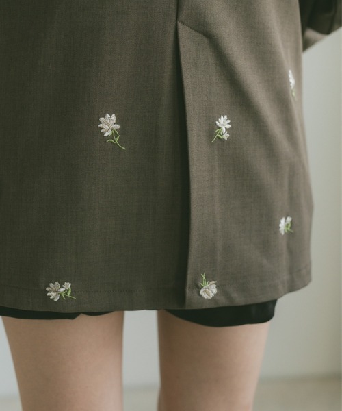 VANNIE U（ヴァニーユー）の「フラワー刺繍テーラードジャケット（テーラードジャケット・レディース・ブラック/グレイッシュベージュ・FREE）」の19枚目の写真