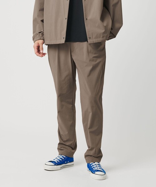 BEAUTY&YOUTH UNITED ARROWS（ビューティーアンドユースユナイテッドアローズ）の「360°MASTER 1プリーツ テーパード イージーパンツ NO.5 セットアップ対応 撥水 ストレッチ ウォッシャブル（その他パンツ・メンズ・ダークグレー/ベージュ/ブラック・S/M/L/XL）」の3枚目の写真