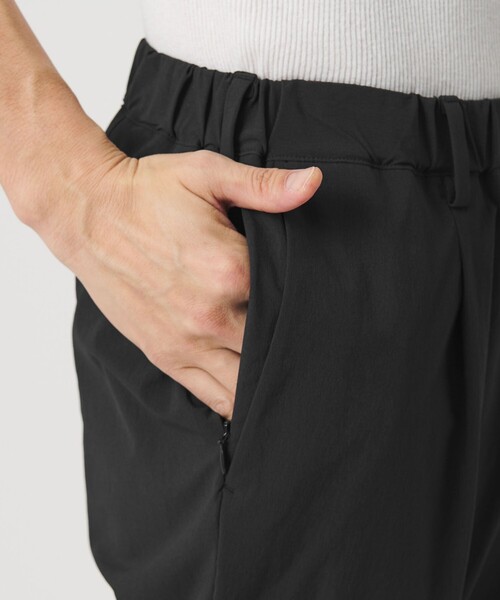 BEAUTY&YOUTH UNITED ARROWS（ビューティーアンドユースユナイテッドアローズ）の「360°MASTER 1プリーツ テーパード イージーパンツ NO.5 セットアップ対応 撥水 ストレッチ ウォッシャブル（その他パンツ・メンズ・ダークグレー/ベージュ/ブラック・S/M/L/XL）」の12枚目の写真