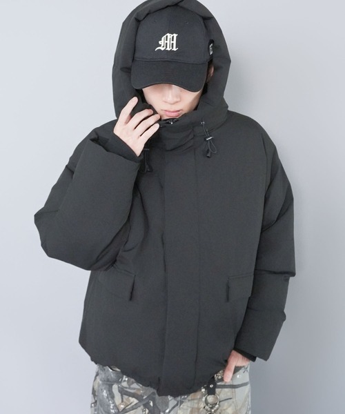 SPINNS(スピンズ)の「中綿フェイクダウンジャケット/ハイネックフード/ダブルジップ/防寒・防風・撥水/ユニセックス(ダウンジャケット/コート・メンズ・チャコール/ブラック・L/M)」の1枚目の写真