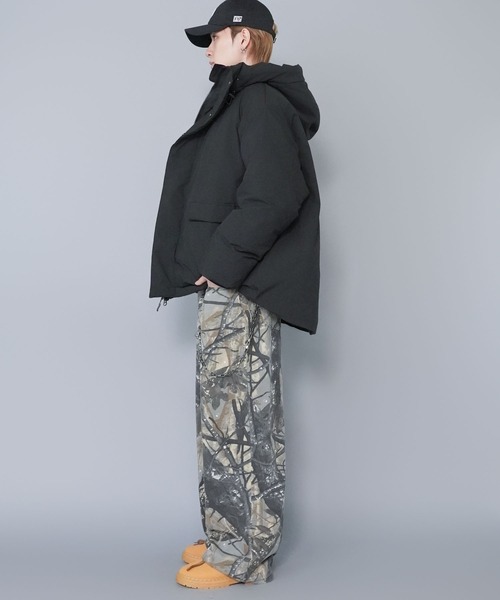 SPINNS(スピンズ)の「中綿フェイクダウンジャケット/ハイネックフード/ダブルジップ/防寒・防風・撥水/ユニセックス(ダウンジャケット/コート・メンズ・チャコール/ブラック・L/M)」の8枚目の写真