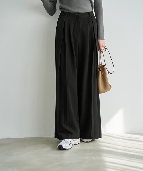 STYLE DELI（スタイルデリ）の「２タック幅広ブラックワイドパンツ（その他パンツ・レディース・ブラック・MEDIUM/SMALL/LARGE）」の7枚目の写真