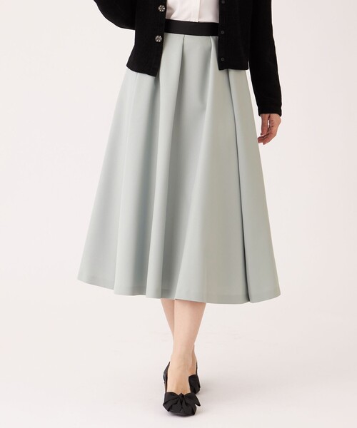 TO BE CHIC(トゥー ビー シック)の「ランダムタック ツイルスカート(スカート・レディース・ベージュ/ブラック/グリーン・40/42)」の3枚目の写真