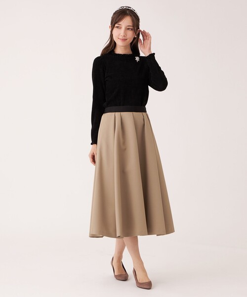 TO BE CHIC(トゥー ビー シック)の「ランダムタック ツイルスカート(スカート・レディース・ベージュ/ブラック/グリーン・40/42)」の5枚目の写真