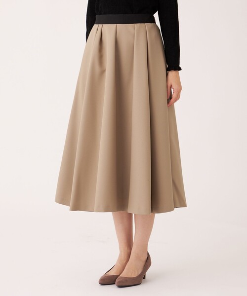 TO BE CHIC(トゥー ビー シック)の「ランダムタック ツイルスカート(スカート・レディース・ベージュ/ブラック/グリーン・40/42)」の8枚目の写真