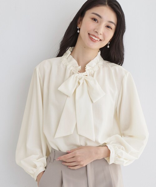 THE SHOP TK （ザ ショップ ティーケー ）の「【通勤・セレモニー】ギャザーリボンタイブラウス（シャツ/ブラウス・レディース・アイボリー/ライトブルー・12/13）」の2枚目の写真