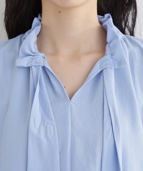THE SHOP TK (ザ ショップ ティーケー )の「【通勤・セレモニー】ギャザーリボンタイブラウス(シャツ/ブラウス・レディース・アイボリー/ライトブルー・12/13)」の3枚目の写真