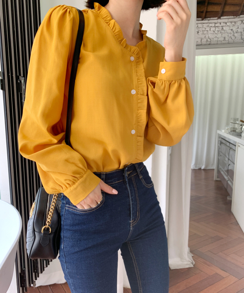 BBAEBBAE(ペッペ)の「フリルシャーリング長袖ブラウス(シャツ/ブラウス・レディース・ブラック/マスタード・SMALL/MEDIUM)」の6枚目の写真