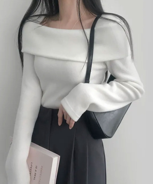 VIVID LADY(ビビッドレディー)の「折り返しワイドネック オフショル風 起毛 ロンT 長袖(Tシャツ/カットソー・レディース・ブラック/アイボリー/グレー/ワイン・FREE)」の3枚目の写真