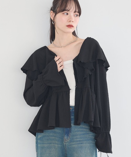 earth music&ecology（アースミュージックアンドエコロジー）の「【2026SS/先行予約】ラッフルカラーカットブラウス（シャツ/ブラウス・レディース・アイボリー/サックスブルー/ブラック/ブラウン系その他4・FREE）」の3枚目の写真