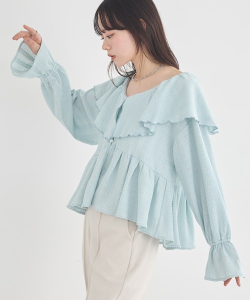 earth music&ecology（アースミュージックアンドエコロジー）の「【2026SS/先行予約】ラッフルカラーカットブラウス（シャツ/ブラウス・レディース・アイボリー/サックスブルー/ブラック/ブラウン系その他4・FREE）」の6枚目の写真