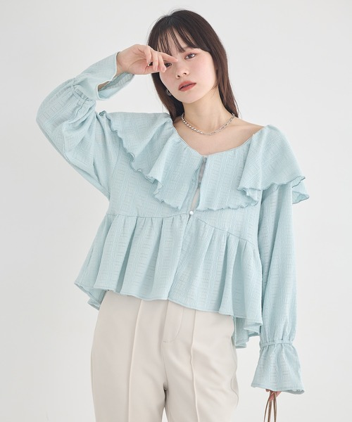 earth music&ecology（アースミュージックアンドエコロジー）の「【2026SS/先行予約】ラッフルカラーカットブラウス（シャツ/ブラウス・レディース・アイボリー/サックスブルー/ブラック/ブラウン系その他4・FREE）」の5枚目の写真